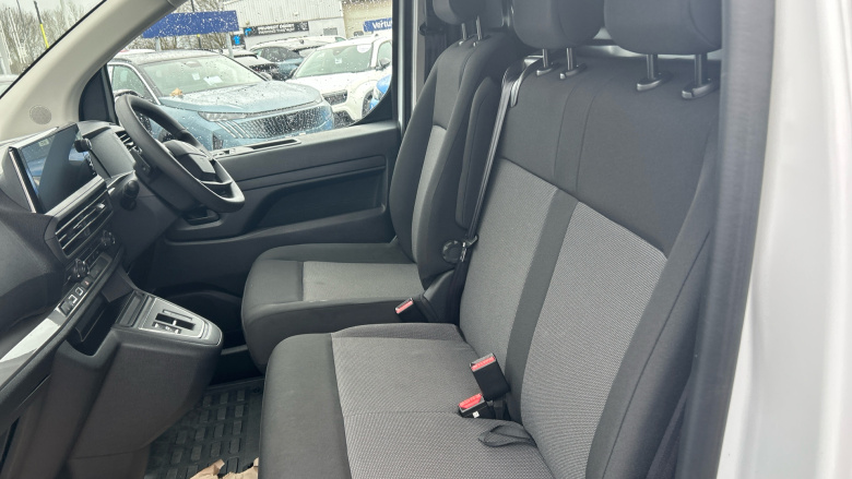 Peugeot Expert E-L1 100kW 75kWh Professional Van Auto